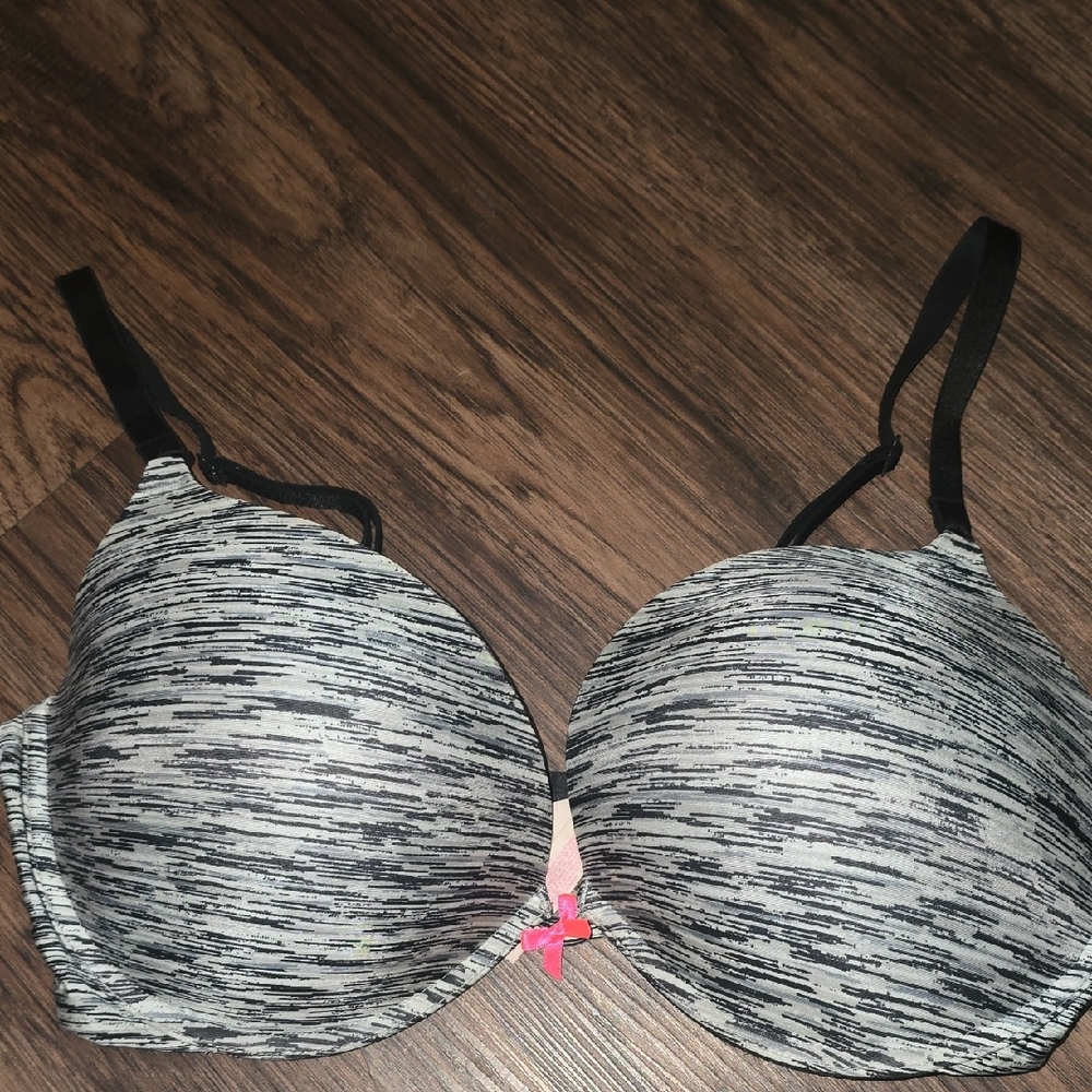 Victoria's Secret Black and Gray Bra